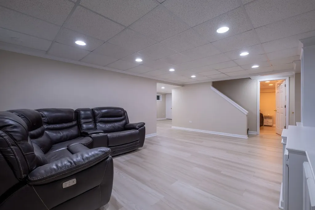 4527 Hatch Lane Lisle IL 60532