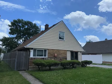 17111 Oakwood Avenue Lansing IL 60438