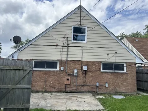 17111 Oakwood Avenue Lansing IL 60438
