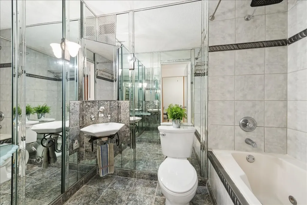 440 North Mcclurg Court Chicago IL 60611