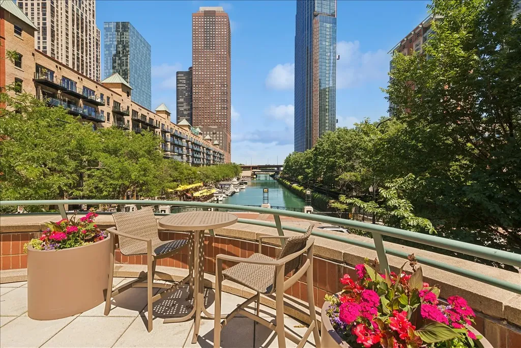 440 North Mcclurg Court Chicago IL 60611