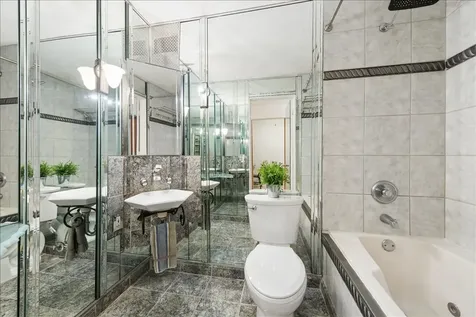 440 North Mcclurg Court Chicago IL 60611