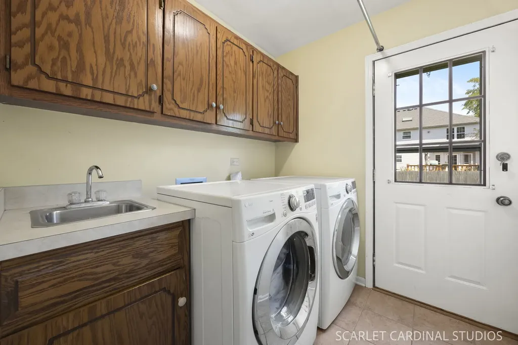 1181 Banyon Court Naperville IL 60540