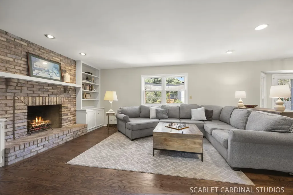 1181 Banyon Court Naperville IL 60540