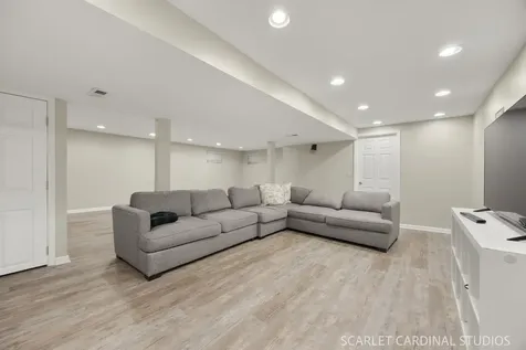 1181 Banyon Court Naperville IL 60540