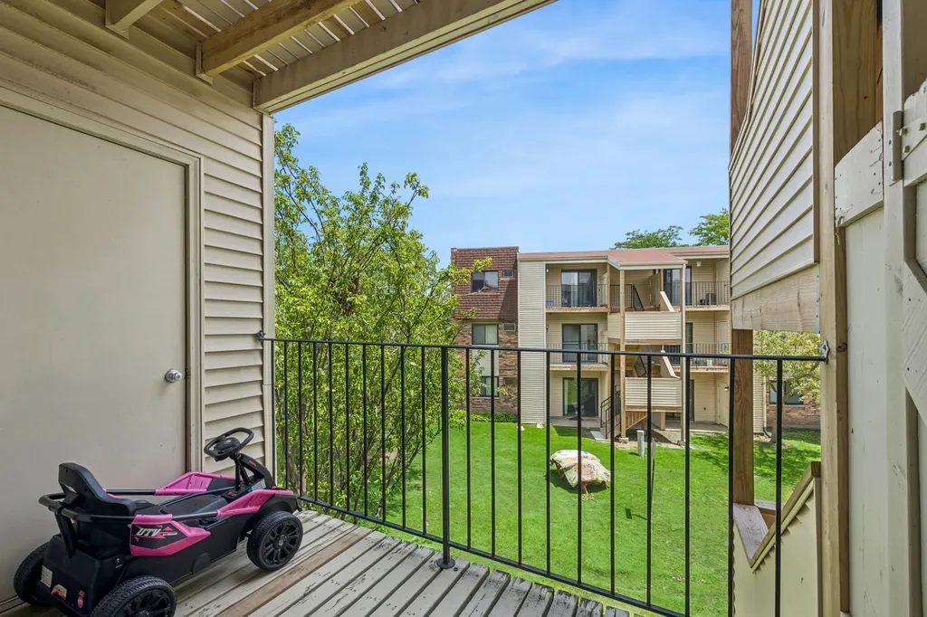 175 North Waters Edge Drive Glendale Heights IL 60139