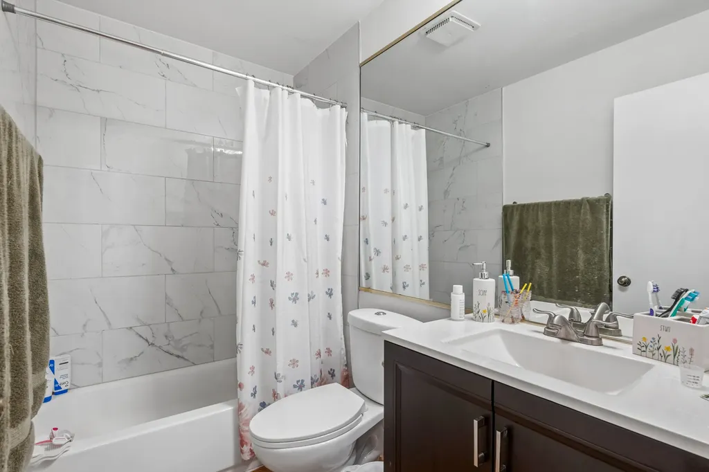 175 North Waters Edge Drive Glendale Heights IL 60139
