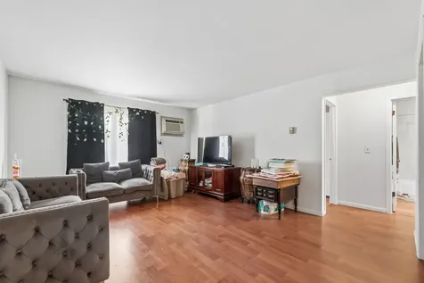 175 North Waters Edge Drive Glendale Heights IL 60139