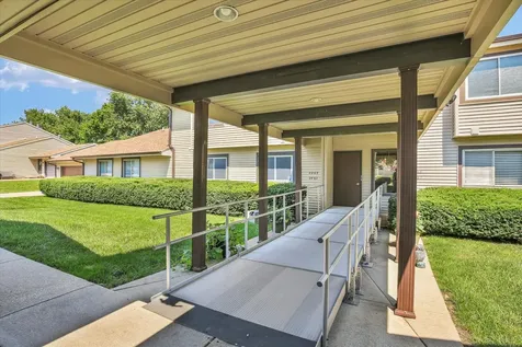 2463 Clayton Boulevard Champaign IL 61822
