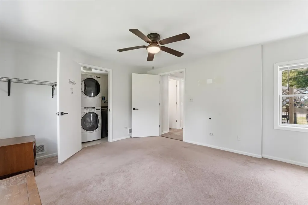 23016 West Lakeview Avenue Antioch IL 60002