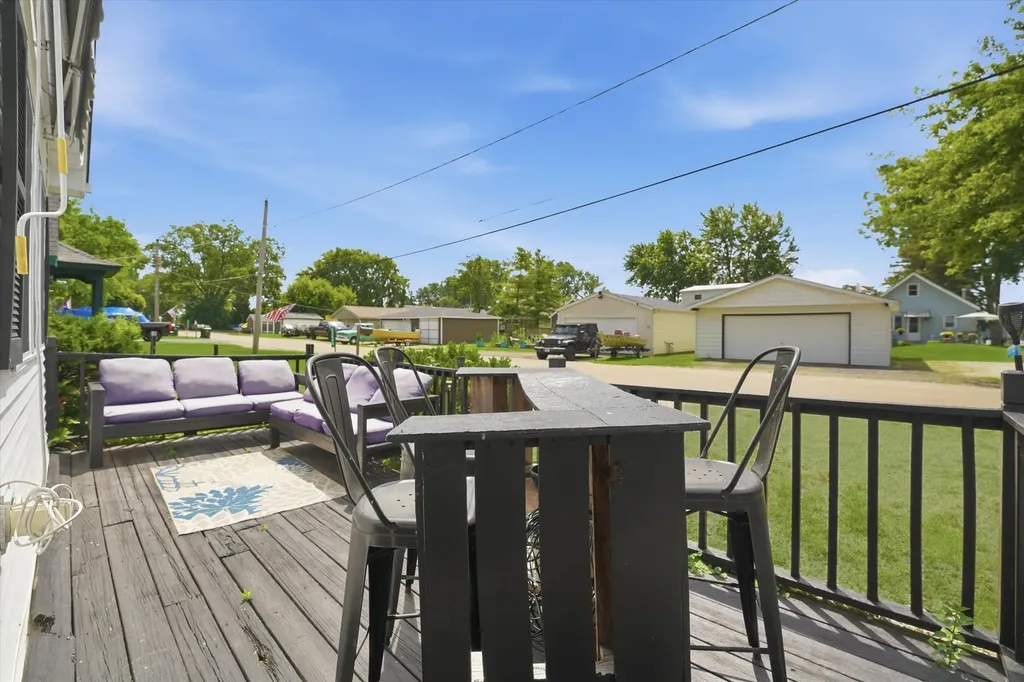23016 West Lakeview Avenue Antioch IL 60002