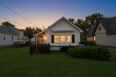 23016 West Lakeview Avenue Antioch IL 60002