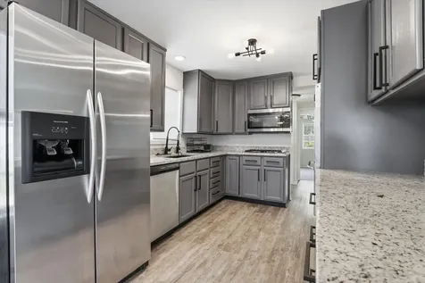23016 West Lakeview Avenue Antioch IL 60002