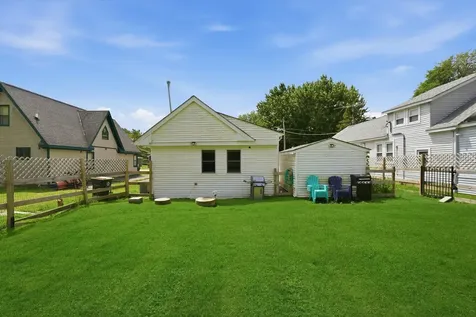 23016 West Lakeview Avenue Antioch IL 60002
