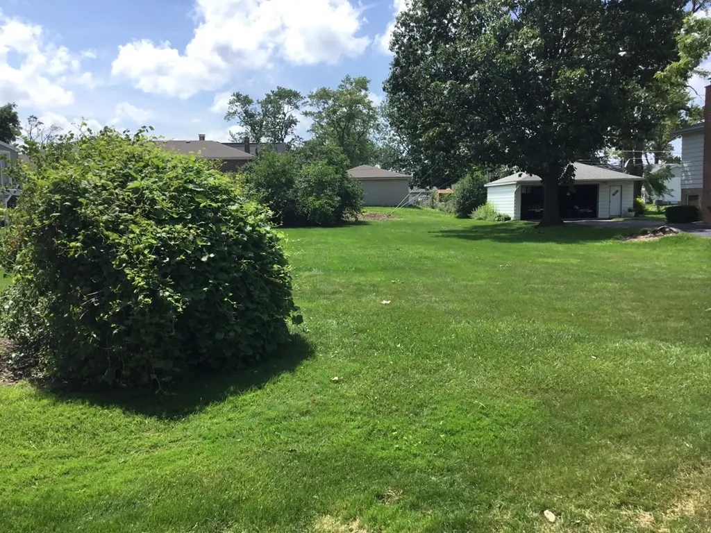 11832 South La Crosse Avenue Alsip IL 60803