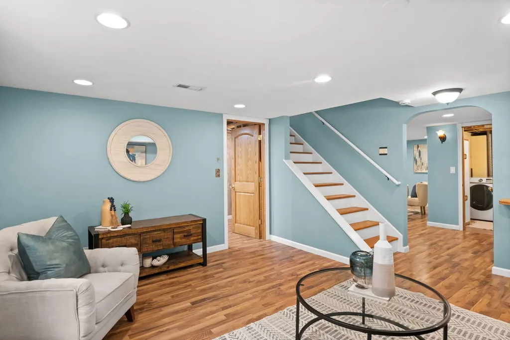 1054 Oakview Drive Wheaton IL 60187