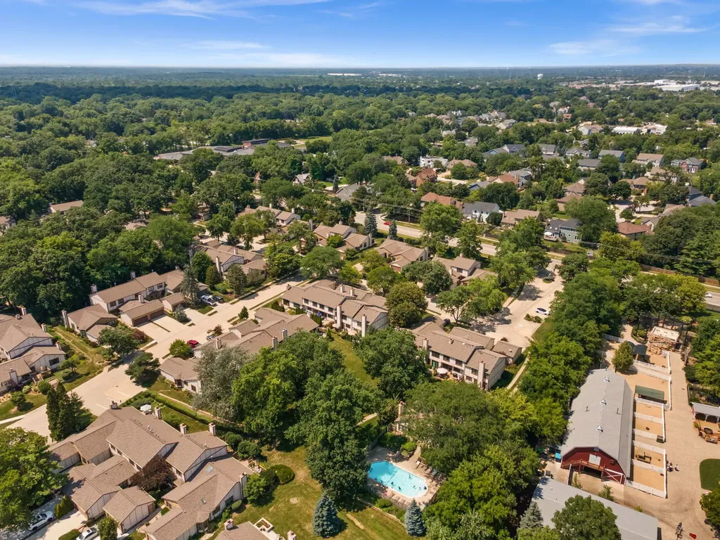 1054 Oakview Drive Wheaton IL 60187