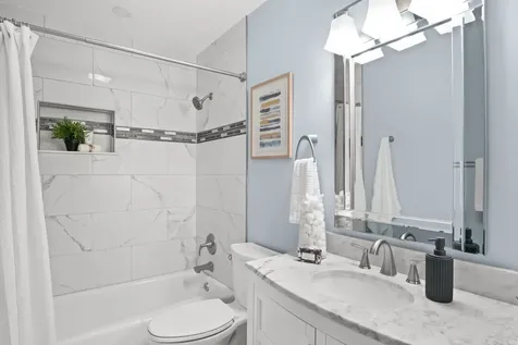 1054 Oakview Drive Wheaton IL 60187
