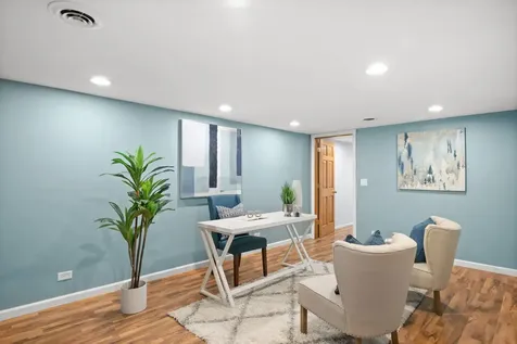 1054 Oakview Drive Wheaton IL 60187