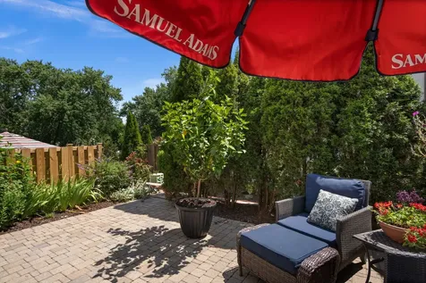 1054 Oakview Drive Wheaton IL 60187