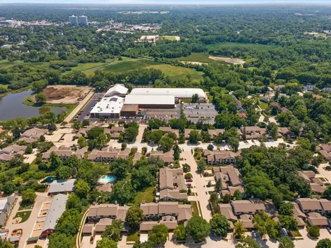 1054 Oakview Drive Wheaton IL 60187