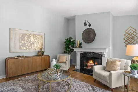 1054 Oakview Drive Wheaton IL 60187