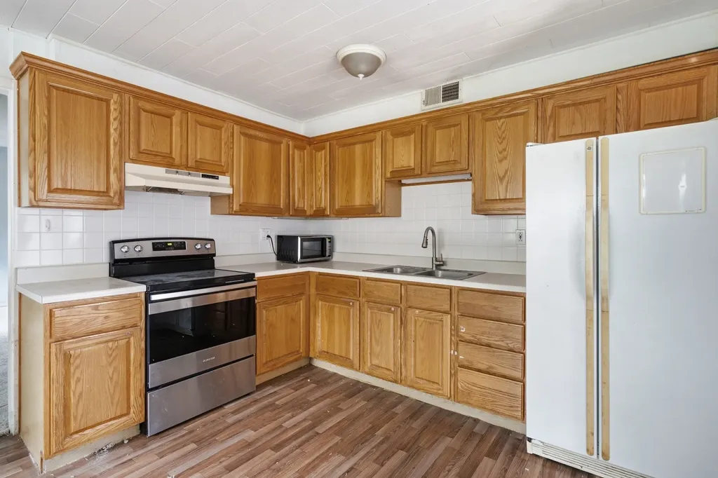 1013 Highmoor Road Lombard IL 60148