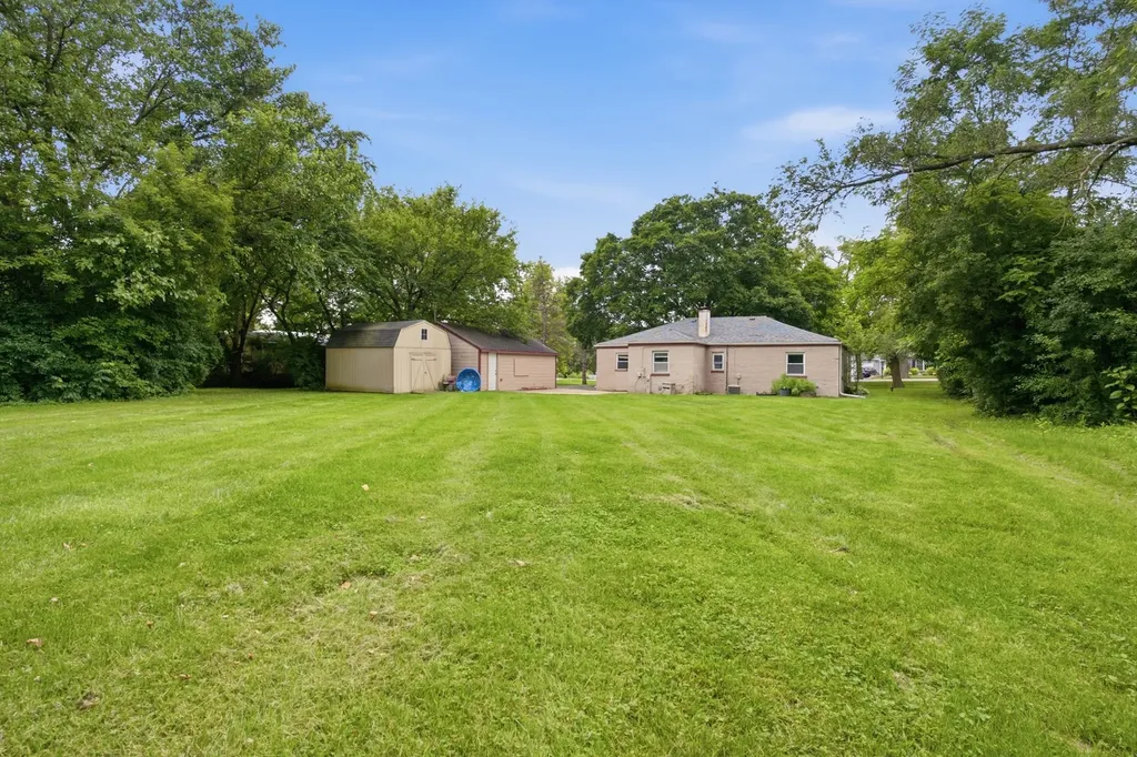1013 Highmoor Road Lombard IL 60148