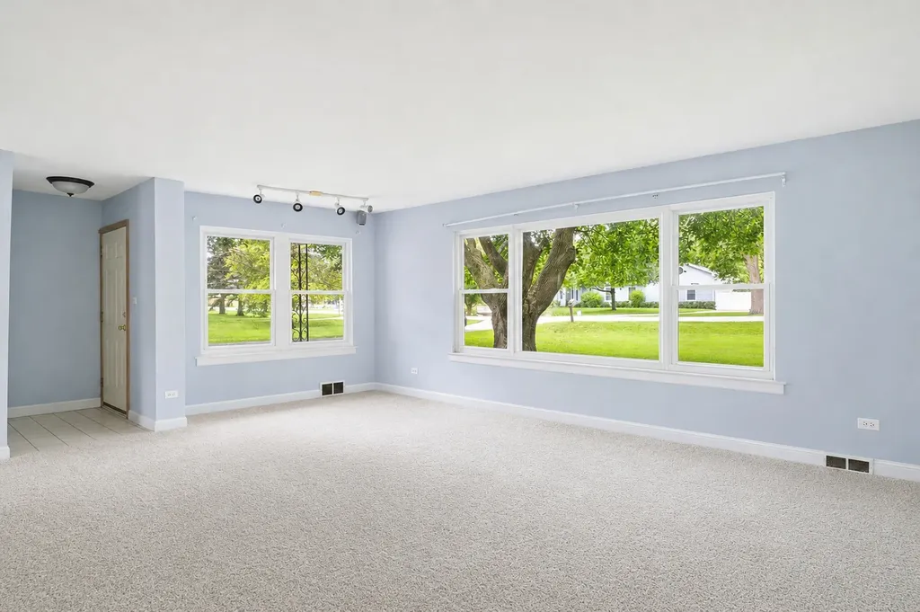 1013 Highmoor Road Lombard IL 60148