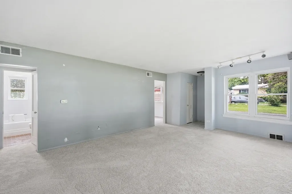 1013 Highmoor Road Lombard IL 60148