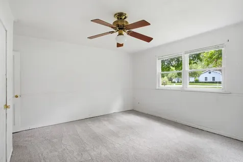 1013 Highmoor Road Lombard IL 60148