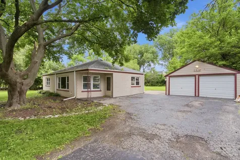 1013 Highmoor Road Lombard IL 60148