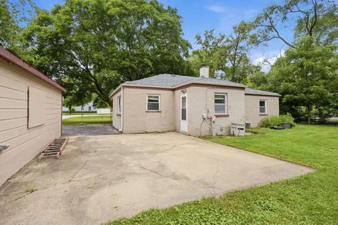 1013 Highmoor Road Lombard IL 60148