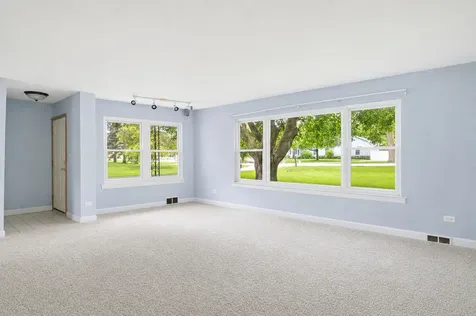 1013 Highmoor Road Lombard IL 60148
