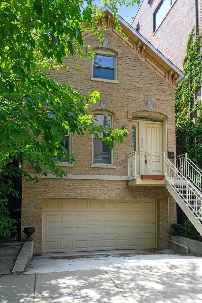 1454 North Wieland Street Chicago IL 60610