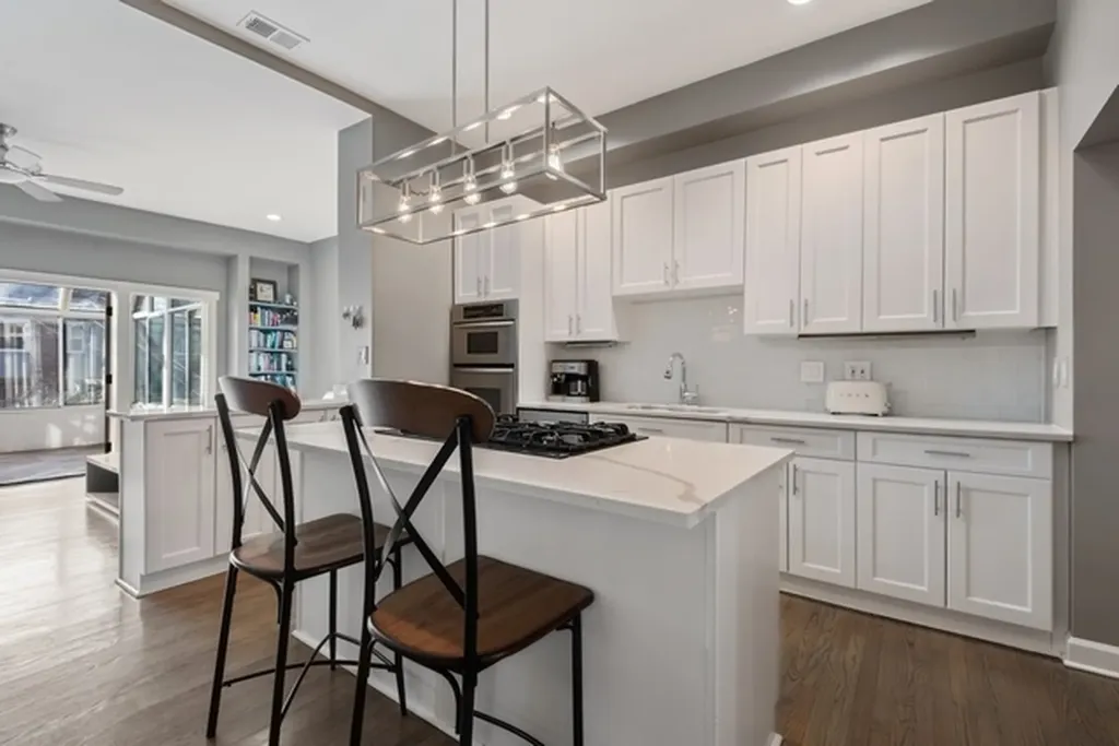 1454 North Wieland Street Chicago IL 60610