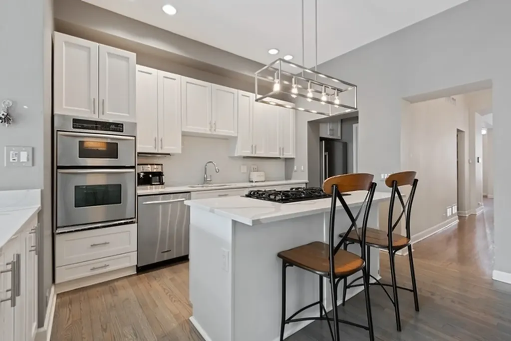 1454 North Wieland Street Chicago IL 60610