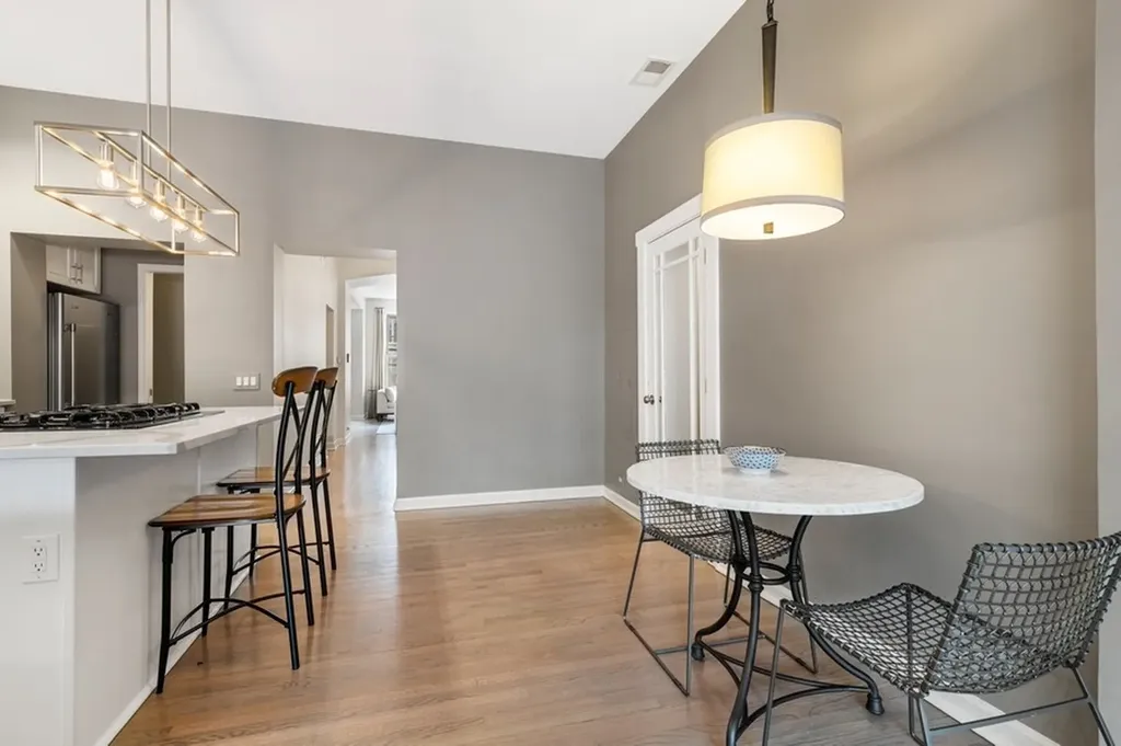1454 North Wieland Street Chicago IL 60610