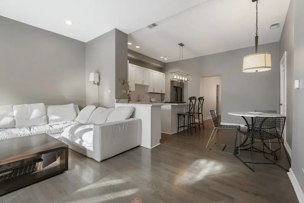 1454 North Wieland Street Chicago IL 60610