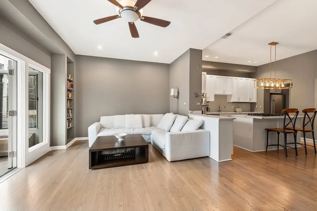 1454 North Wieland Street Chicago IL 60610