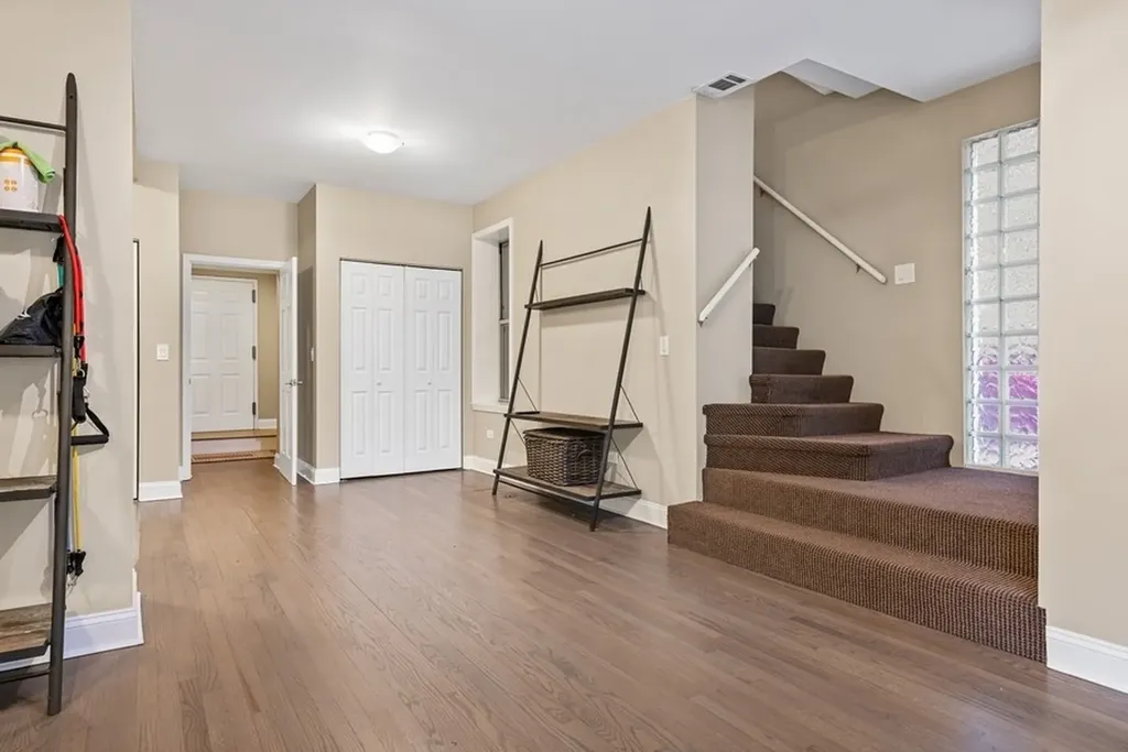 1454 North Wieland Street Chicago IL 60610