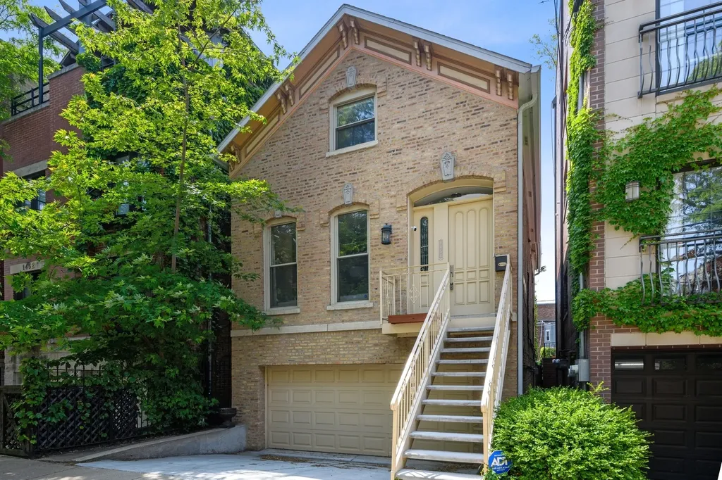 1454 North Wieland Street Chicago IL 60610
