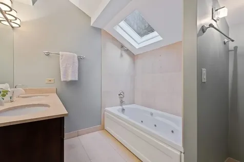 1454 North Wieland Street Chicago IL 60610
