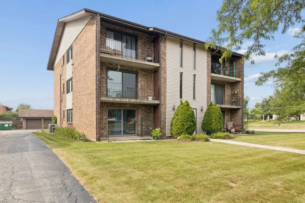 9949 Shady Lane Orland Park IL 60462