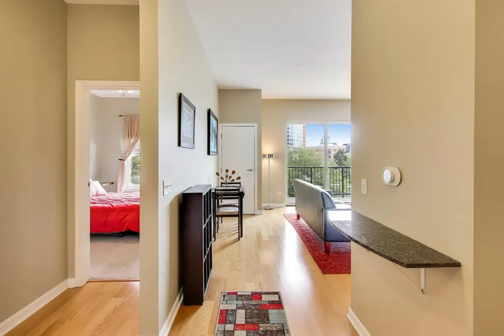 647 North Green Street Chicago IL 60642