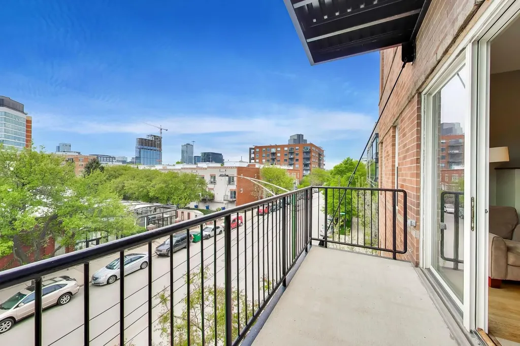 647 North Green Street Chicago IL 60642