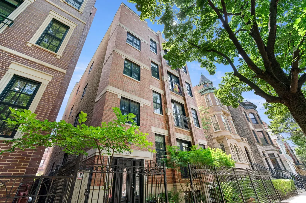 901 West Fletcher Street Chicago IL 60657