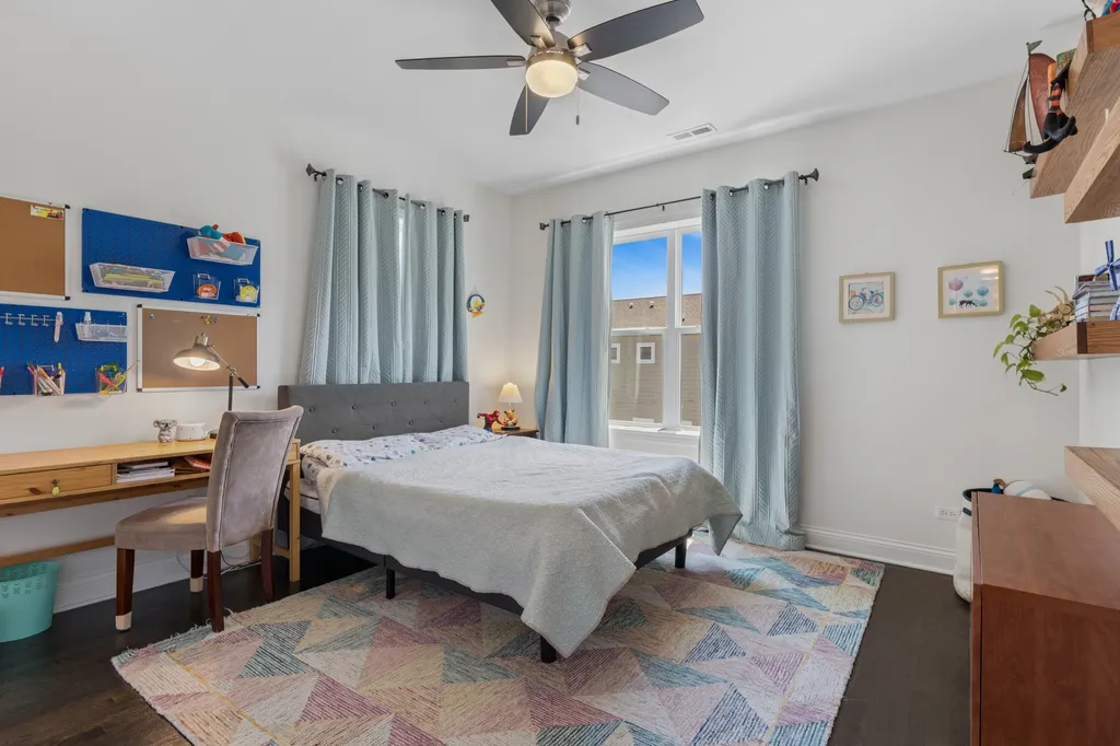 6092 North Sauganash Avenue Chicago IL 60646