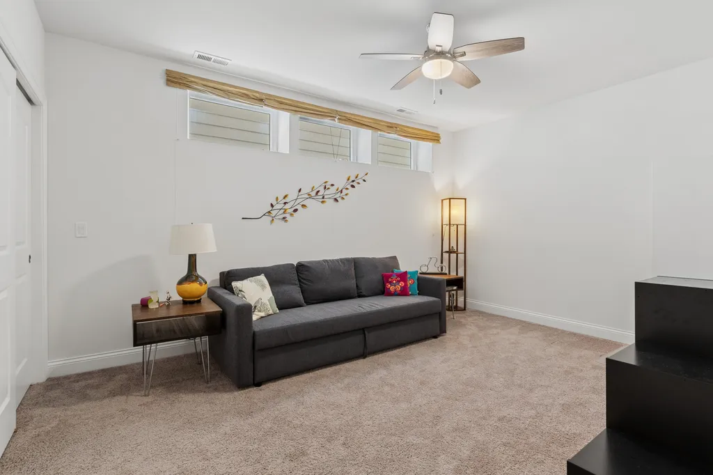 6092 North Sauganash Avenue Chicago IL 60646