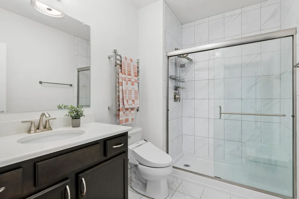 6092 North Sauganash Avenue Chicago IL 60646
